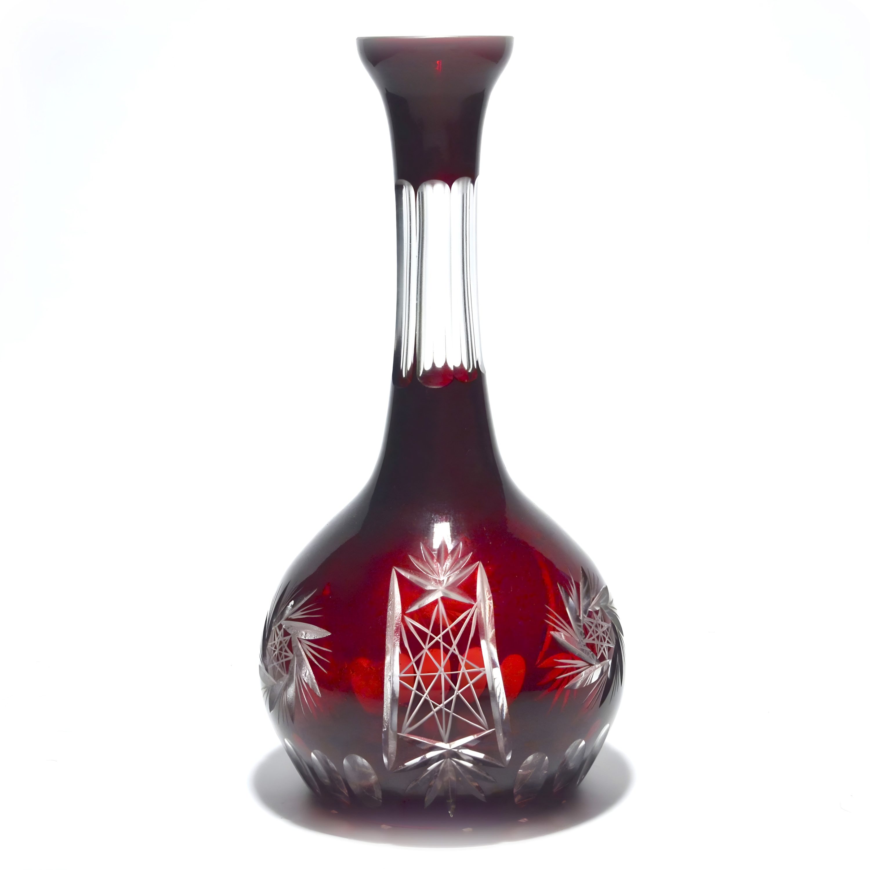 Böhmischer Kristall-Flakon, Große Vase Aus Rotem Glasschliff Im Vintage-Stil, Kunstglas-Barware-Objekt